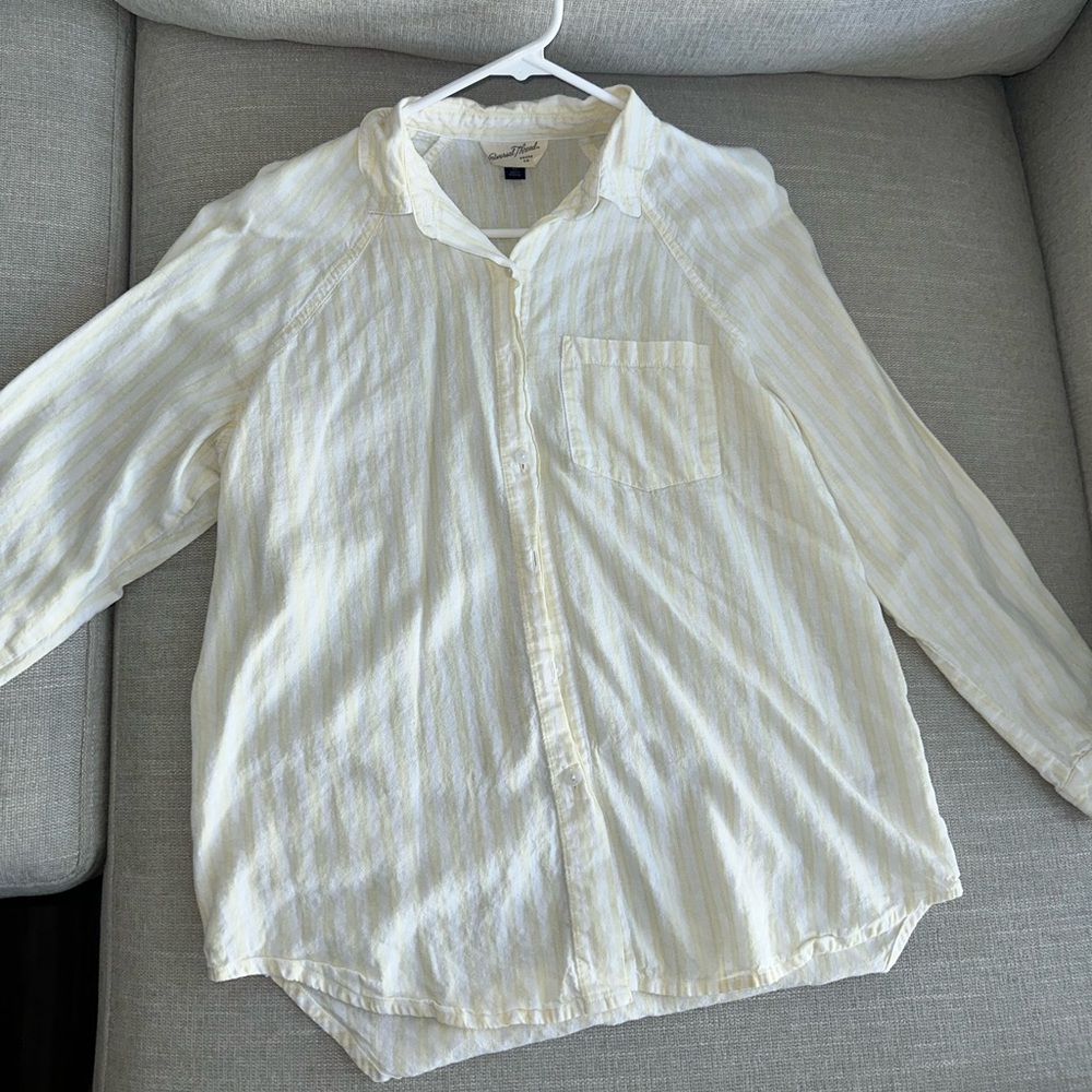 Long Sleeve Button Up Top - Picture 6 of 10